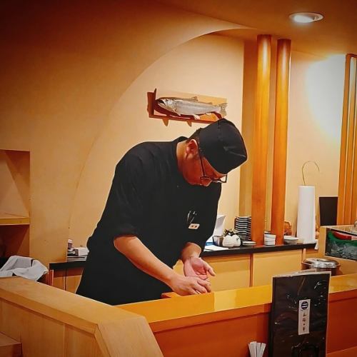 新鮮な海鮮と職人が握る鮨