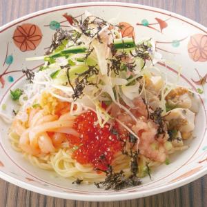 夏の香味野菜 冷製フェデリーニ 壁の穴風