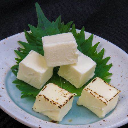 Cream cheese pickled in sake lees