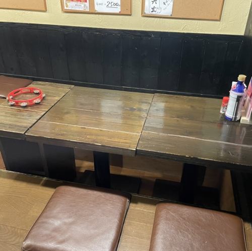 <p>Spend a pleasant time in the spacious interior of the store!The spacious space has counter seats that are comfortable for even one person.The atmosphere is charming and allows everyone to have fun together ♪ In addition, there is a sunken kotatsu seat at the back of the store that can be reserved for private use, creating a special time!</p>