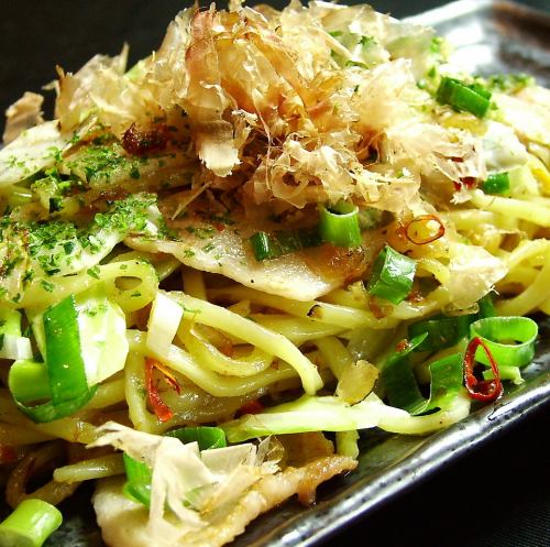 １階は鉄板焼きをご提供！本格鉄板料理をお楽しみあれ♪