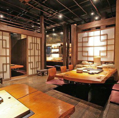 ■１２名様程までOK！座敷で広々と♪■掘りごたつになっている座敷のお席は、テーブルを合わせてご利用可能ですので最大１２名様程度までご利用頂けます！飲み放題付きのお得な「宴会コース」（5,500円）もご用意しておりますので、是非合わせてご利用ください♪