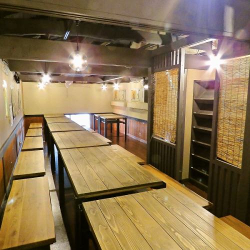 There is a tatami room for up to 30 people !!