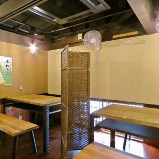 The seats at the back of the 2nd floor are semi-private rooms with partitions. The entrance is a door ♪ It is possible for 7 to 10 people to remove the partitions and use the private rooms ♪