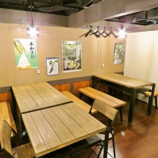 2nd floor seat renewal ★ Open table seats ♪ Large number of people can use ♪ Space can be reserved, all the back is OK ♪ You can watch TV so you can have a banquet while watching the broadcast ♪