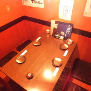 A private room that can be used by 2 to 4 people.It's located in the back of the store, so you can relax slowly on an incognito date or joint party.