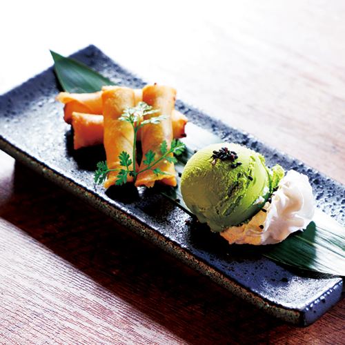 あんことクリームチーズの春巻き