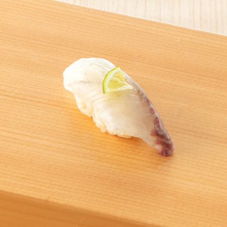 季節の握り寿司　スズキ握り　1貫