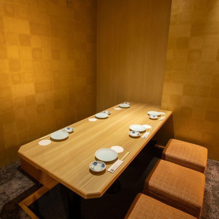 息をのむような空間は大人の隠れ家に最適となっております。