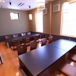 団体様、お座敷では最大16名様までの宴会可能です　