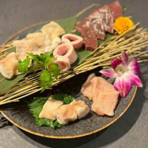 涼屋のホルモン盛り合わせ5種