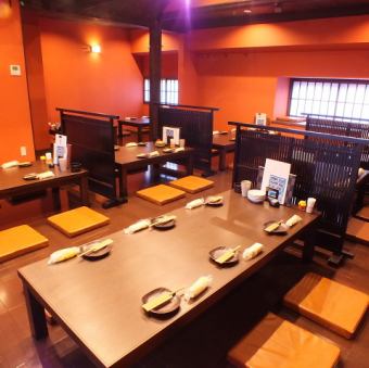 There are 10 tatami seats for 4 people where you can relax.