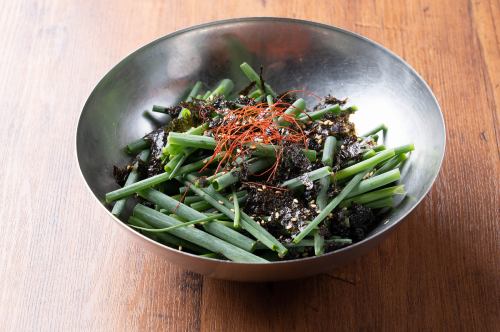 大葱和韩国海藻沙拉