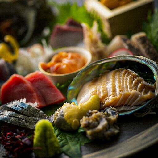 旬の食材の季節和食と選りすぐりの日本酒をお楽しみください！
