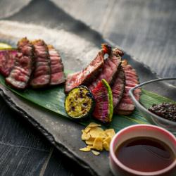 烤鹿儿岛县黑毛和牛里脊肉