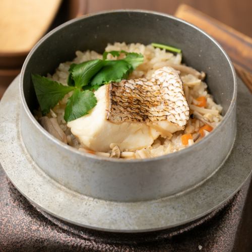 その日の気分やお好みに合わせて選べる釜飯をご用意!