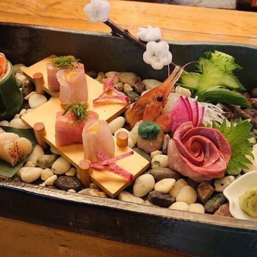 "Assorted sashimi" with fresh seafood