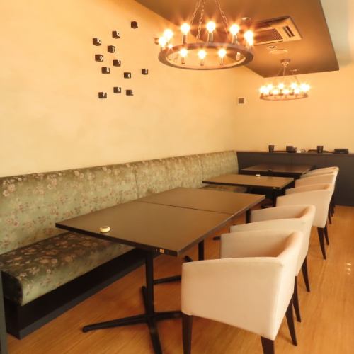 8～14名様でご利用いただける完全個室のテーブル席です。各種宴会や、お祝い事でのご利用におすすめです◎ご予約は直接お店にお問い合わせください。