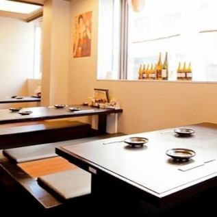 There are 4 person tables x 3 tables.It's a 5-minute walk from Bentencho, and it's close to the station, so it's perfect for everyday use and small parties!