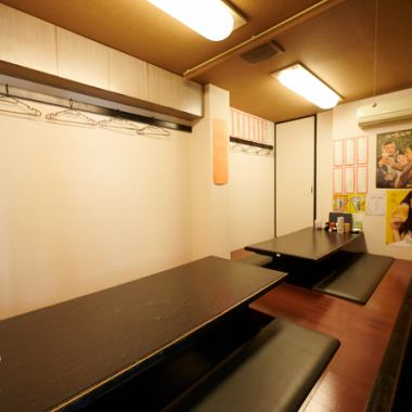 [Semi-private room with 2 tables for 8 people with sunken kotatsu seats] The semi-private room has a calm atmosphere with sunken kotatsu seats where you can stretch out your legs and sit comfortably.This is a popular seating area for family gatherings with children and drinking parties with colleagues.We have it available ☆
