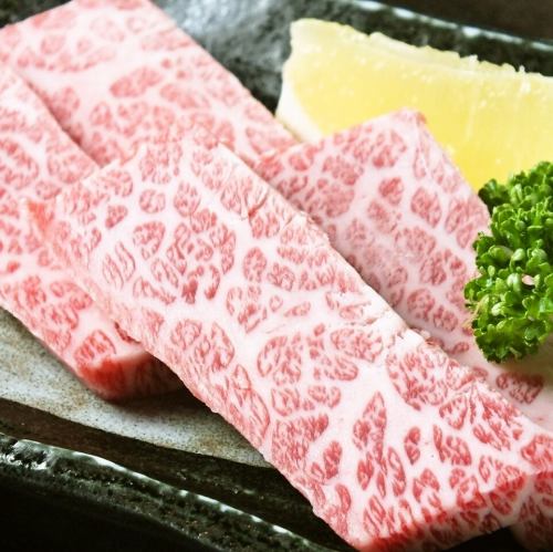 The sweetness and flavor of fat that you can enjoy because it is Wagyu "Wagyu Kami Calvi"
