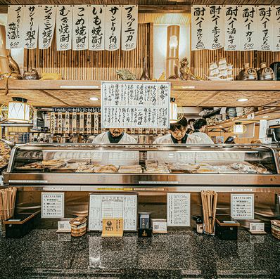 大人の隠れ家のような上質な雰囲気で、特別な時間を演出します。