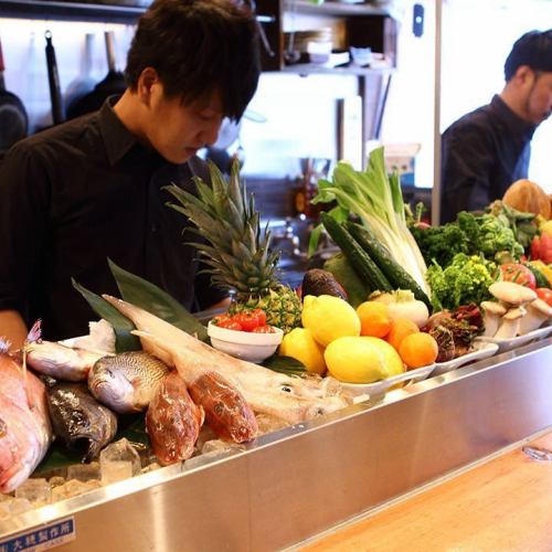 使用精選的鎌倉蔬菜和相模灣鮮魚製成的食材