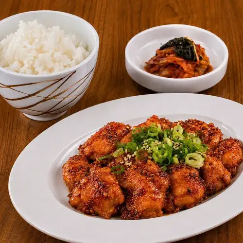 ランチ定食のみ”ご飯大盛り無料◎