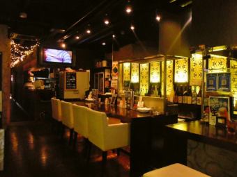お一人様も気軽に座れるカウンター