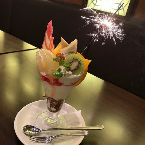 旬のフルーツを使用した梟のパフェ♪