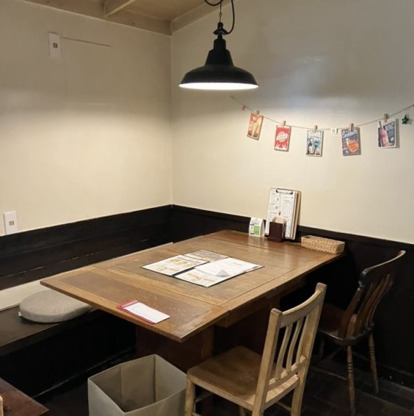 おしゃれな店内でご家族、親しい方とのお食事をお楽しみください。