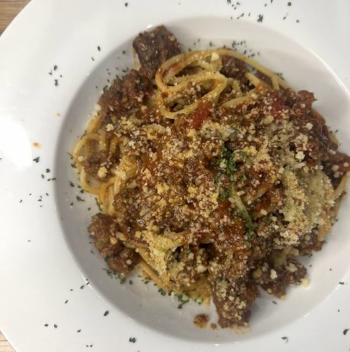 炭火で焼いた牛100％のボロネーゼ
