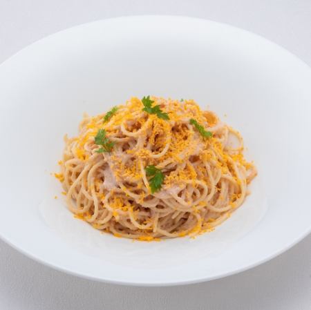 カラスミと明太子のクリームパスタ