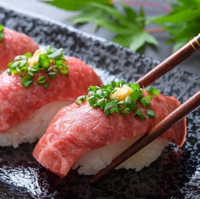 Enjoy the finest meat dishes♪ Exquisite dishes such as nigiri of fatty meat!