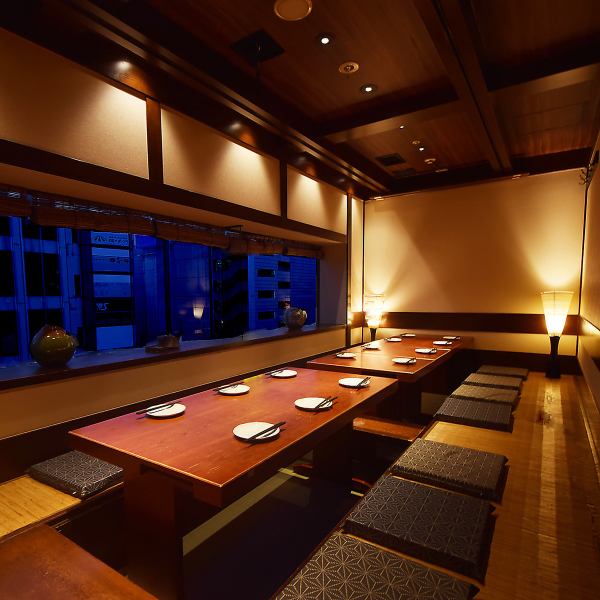 We have a floor that is perfect for groups ◎ Please use it for banquets, drinking parties, year-end parties, etc...! Our modern Japanese restaurant is a calm space for adults...We also have many private rooms, so please use them for various occasions!
