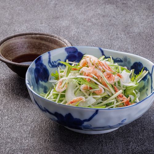 Sakura shrimp and new onion salad