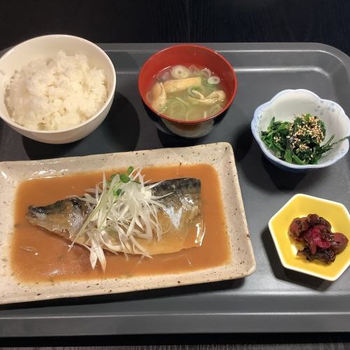 Mackerel boiled in miso set meal