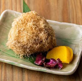 Konbu-maki rice ball (plum)