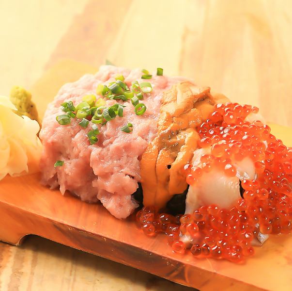 [Very popular menu item] Kanaeya's special overflowing sushi