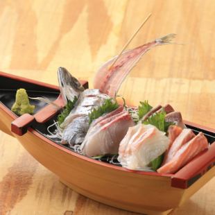 [2.5 hours all-you-can-drink included] Directly from the market! Assortment of 6 sashimi x 2 types of fried foods course 5,000 yen [10 items in total]