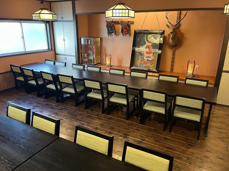 On the second floor, you can relax and enjoy the tasteful tatami room.It can be reserved for up to 35 people, perfect for large parties such as year-end parties and welcome and farewell parties! Please feel free to contact us♪