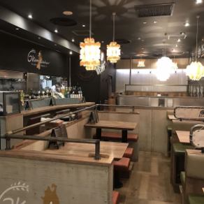 The spacious interior is bright and easy to enter regardless of generation ♪ Kids chairs are also available, so customers with children can enjoy meals with peace of mind ♪ For family meals The easy-to-use table seats are perfect for a variety of situations!