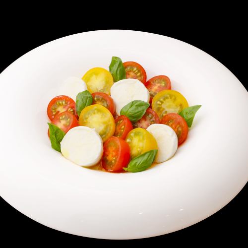 Tomato and mozzarella cheese caprese