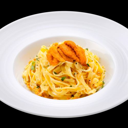 Cream pasta with plenty of fresh sea urchin