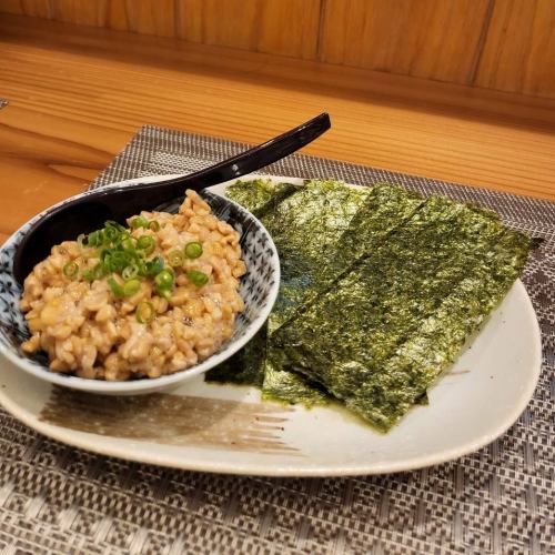 Nori and crushed natto