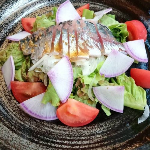 Itoshima vegetables and seasonal fish seafood salad