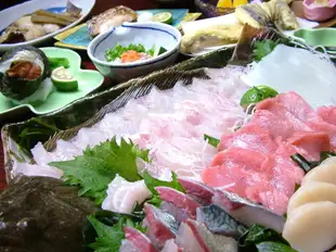 瀬戸の季節の美味しさを存分に地魚コース+ふぐ刺し　2名様～OK  6600円(税込)  3月～10月末