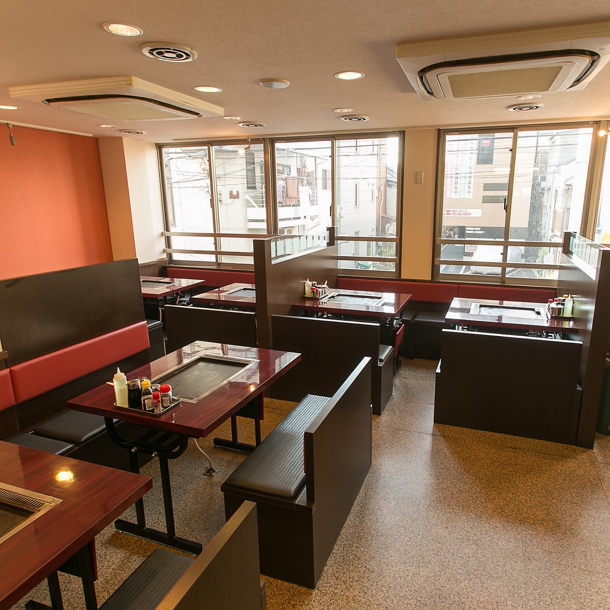 2 minutes walk from Tsukishima station ♪ The second floor is for over 30 people and can be reserved for private use!
