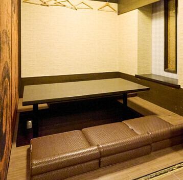 団体利用にも◎掘りごたつ個室4室あります!