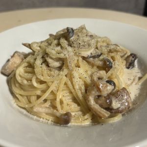 生ハムときのこのクリームパスタ